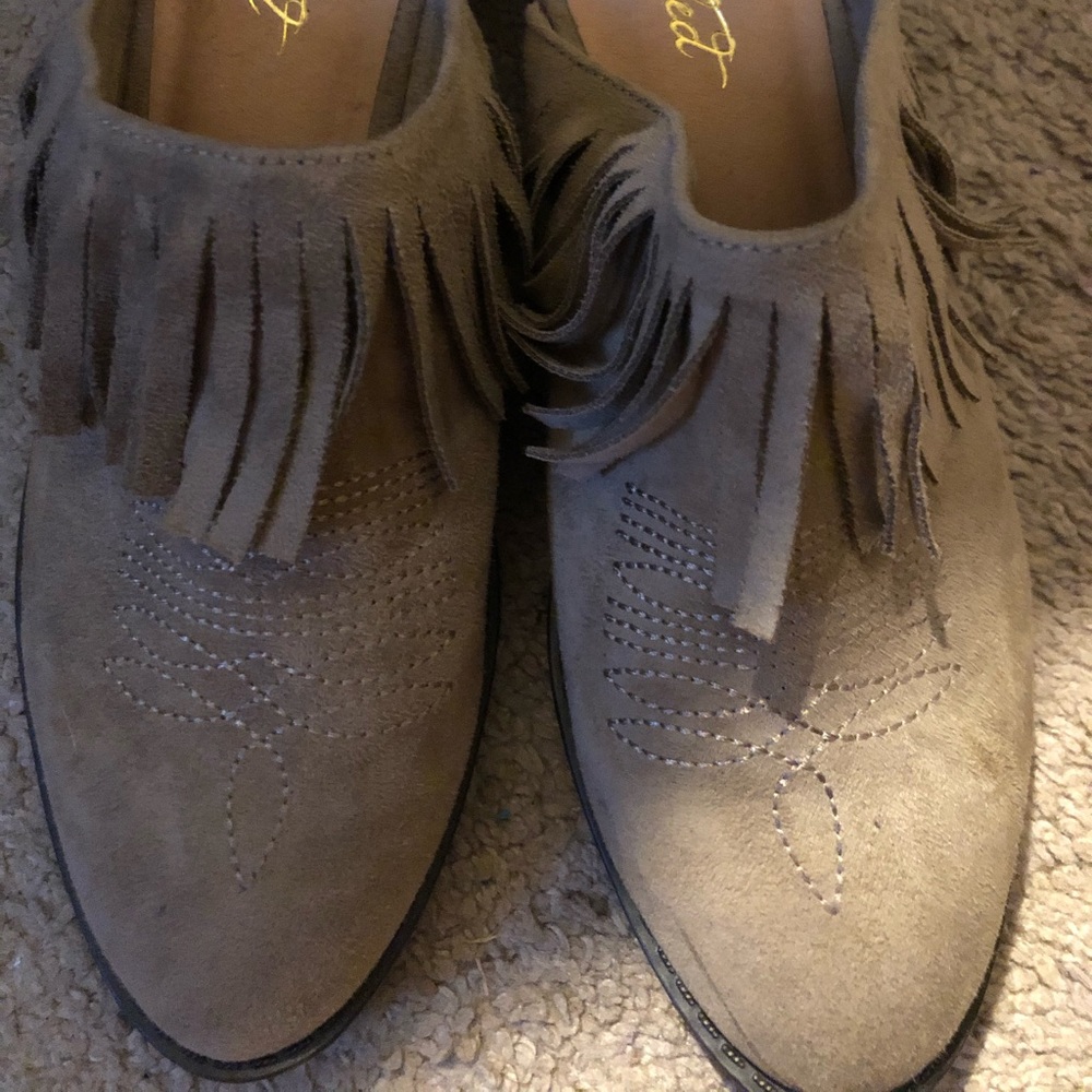 Ariat slide ons
